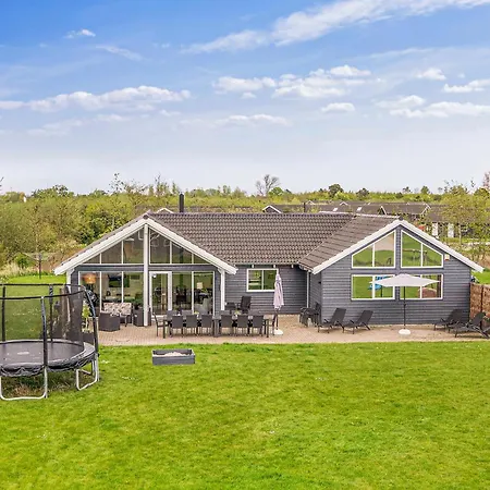 Casa de Férias Cozy Home In Idestrup With Sauna Bøtø By